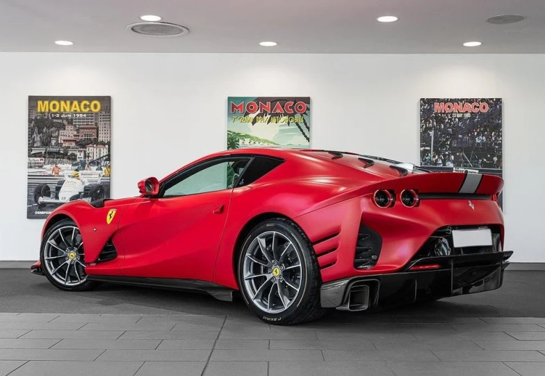 Ferrari 812 Competizione, 2022 - 7