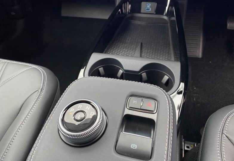 Ford Mustang Mach-E Select 72Kwh, 2024 - 26