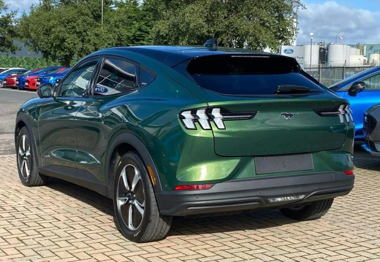 Ford Mustang Mach-E Standard Range 72kWh, 2025 - 13