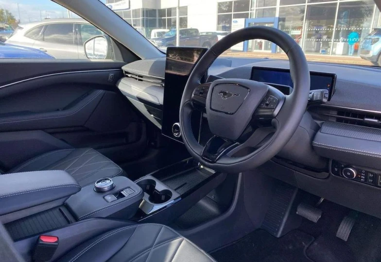 Ford Mustang Mach-E Standard Range 72kWh, 2025 - 15