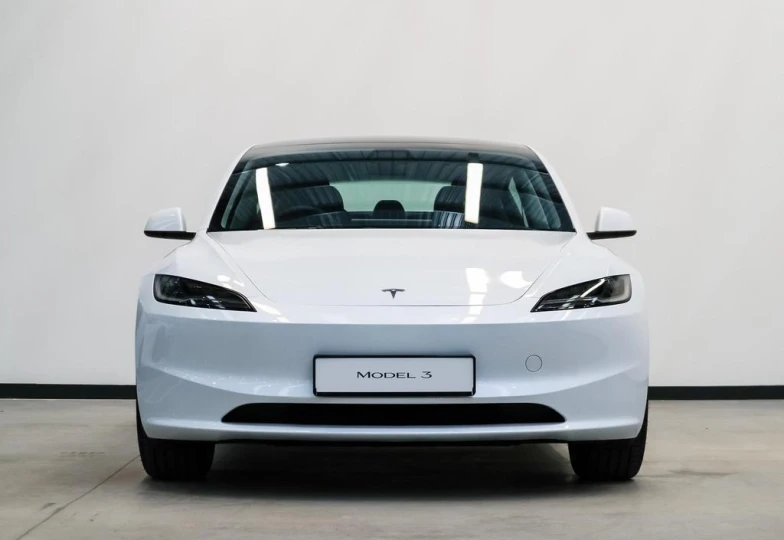 Tesla Model 3 , 2024 - 2