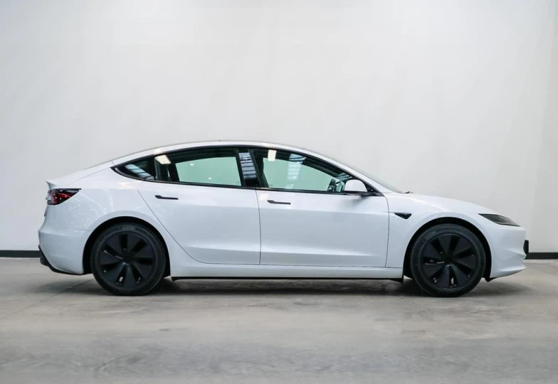 Tesla Model 3 , 2024 - 7