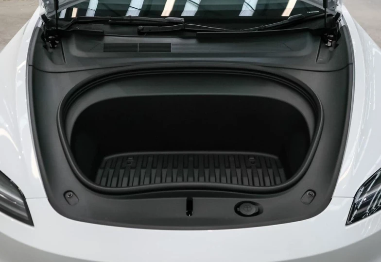 Tesla Model 3 , 2024 - 9