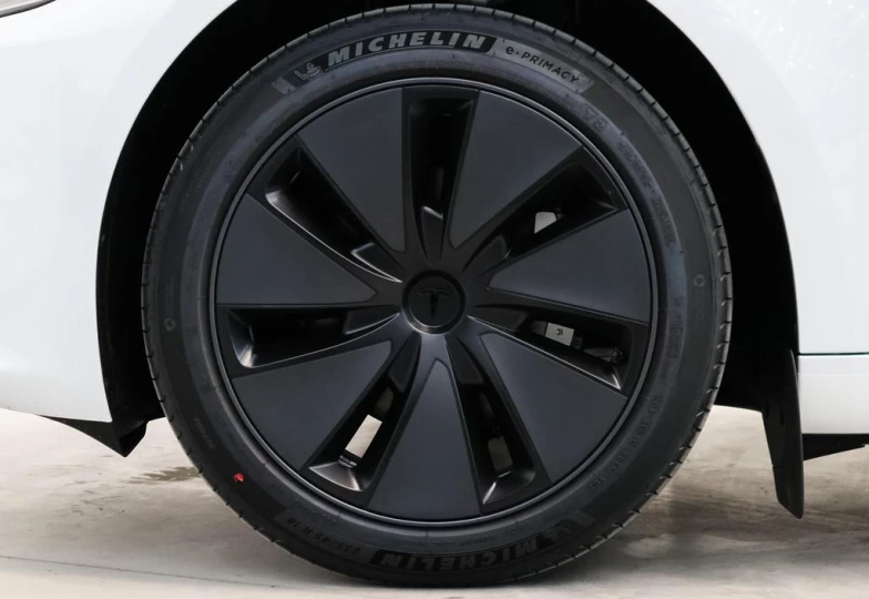Tesla Model 3 , 2024 - 11