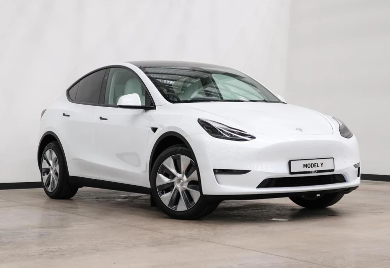 Tesla Model Y Long Range, 2025 - 0