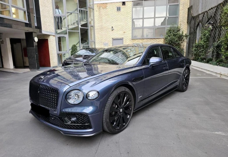 Bentley Flying Spur Azure, 2023 - 4