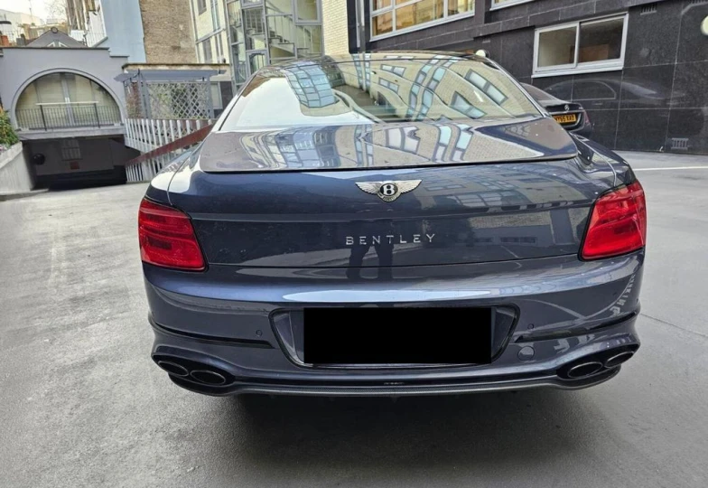 Bentley Flying Spur Azure, 2023 - 8