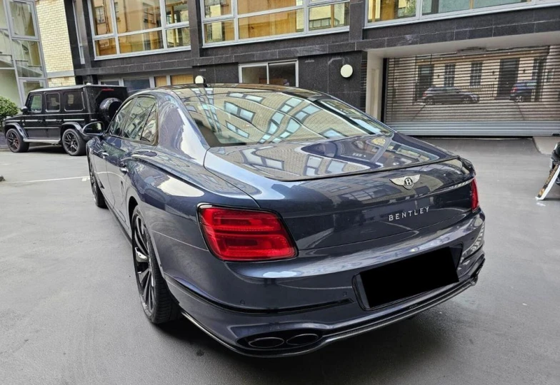 Bentley Flying Spur Azure, 2023 - 10