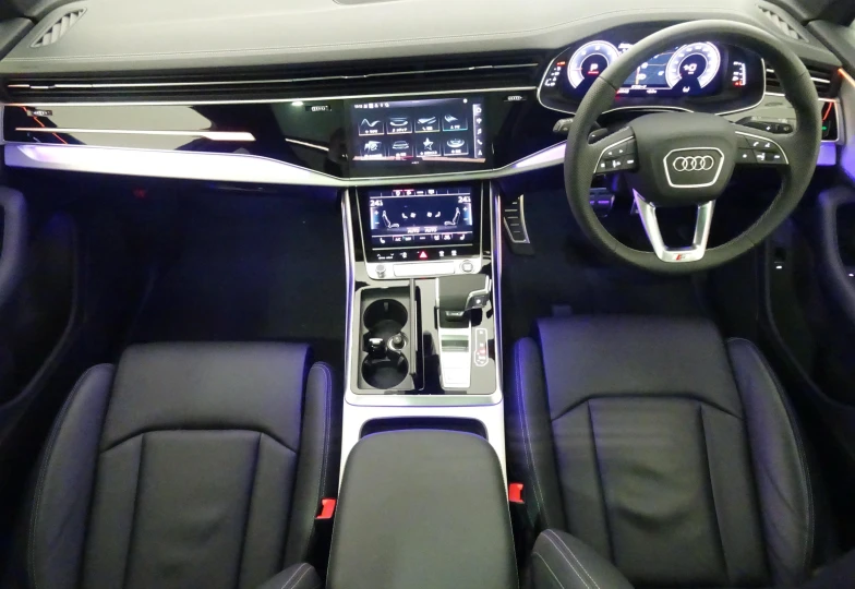 Audi Q7 50 TDI Quattro S Line, 2024 - 11