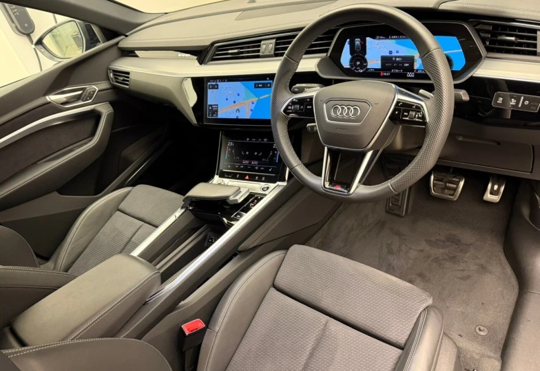 Audi Q8 e-tron 55 Quattro S Line, 2023 - 8