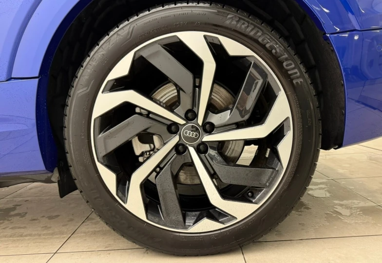 Audi Q8 e-tron 55 Quattro S Line, 2023 - 31