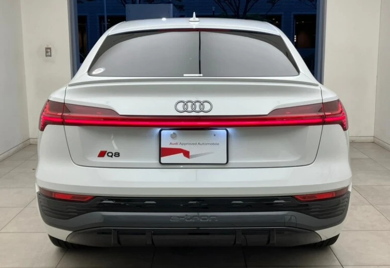 Audi Q8 e-tron 55 Quattro S Line, 2023 - 6