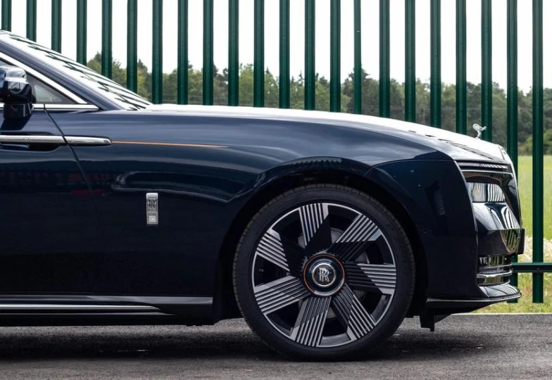 Rolls-Royce Spectre , 2024 - 9