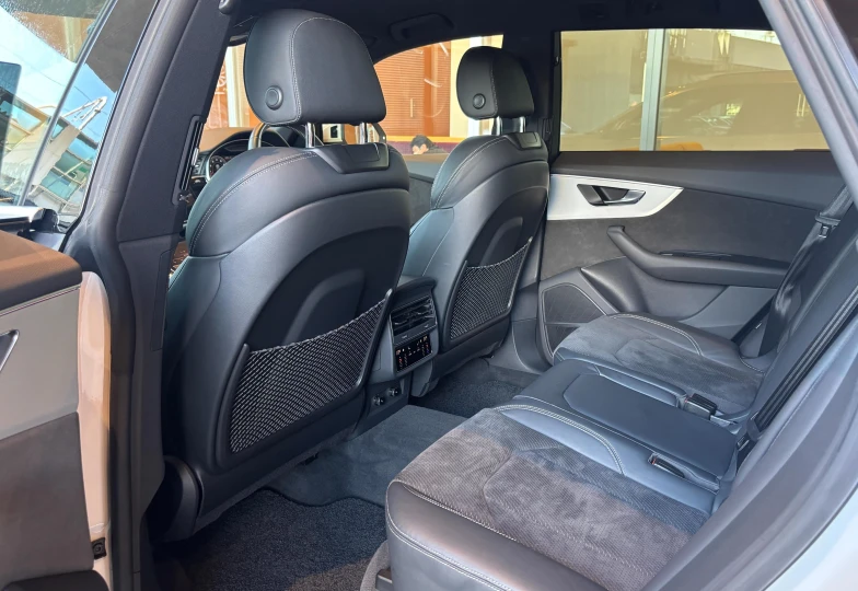 Audi Q8 55 TFSI quattro debut package S line, 2021 - 16