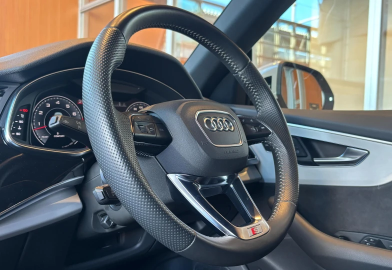 Audi Q8 55 TFSI quattro debut package S line, 2021 - 34