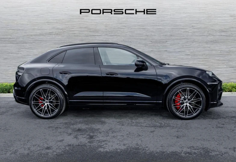 Porsche Macan Turbo, 2025 - 12