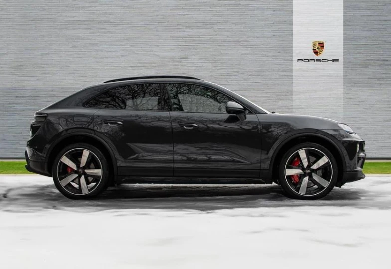 Porsche Macan Turbo, 2025 - 18