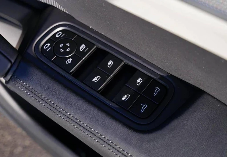 Porsche Cayenne Tiptronic S, 2025 - 38