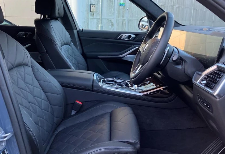 BMW X7 xDrive 40i Excellence, 2024 - 26