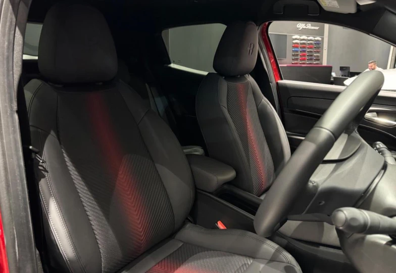 Alfa Romeo Junior 54kWh Elettrica Speciale, 2025 - 1