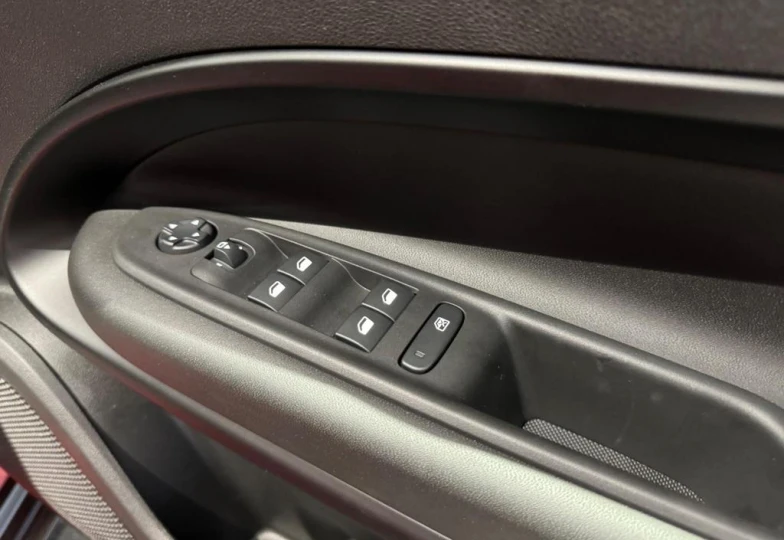Alfa Romeo Junior 54kWh Elettrica Speciale, 2025 - 23