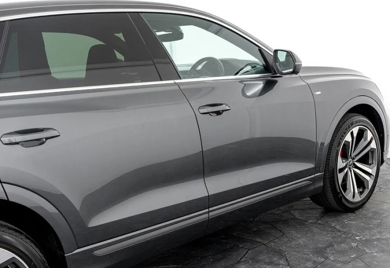 Audi Q8 55 TFSI Quattro S Line, 2022 - 8