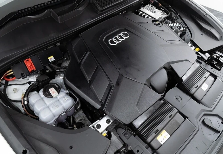 Audi Q8 55 TFSI Quattro S Line, 2022 - 38
