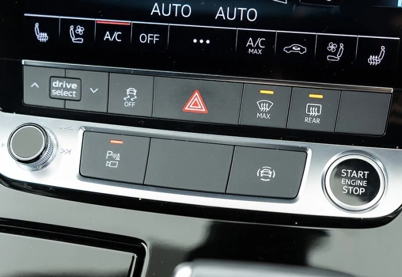 Audi Q8 55 TFSI Quattro S Line, 2022 - 19