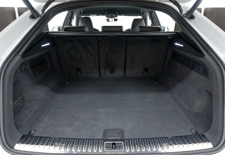 Audi Q8 55 TFSI Quattro S Line, 2022 - 37