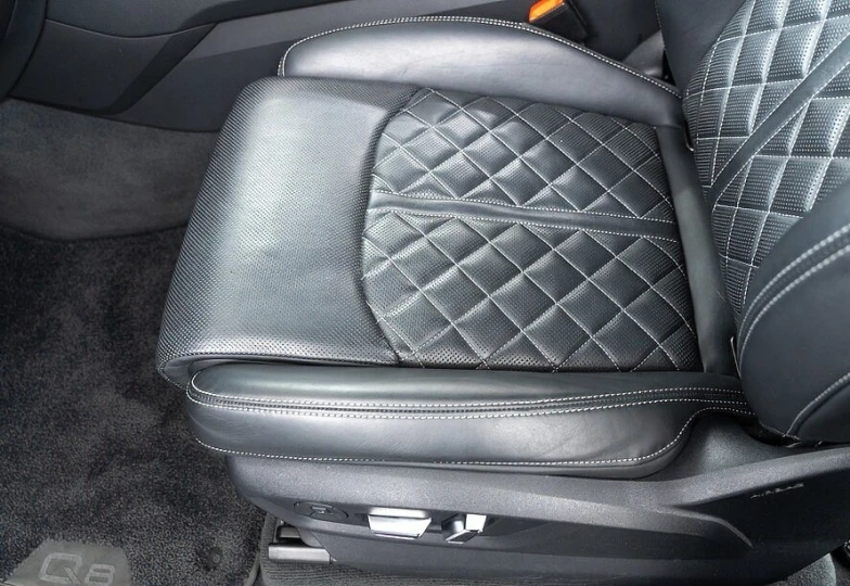 Audi Q8 55 TFSI Quattro S Line, 2022 - 26
