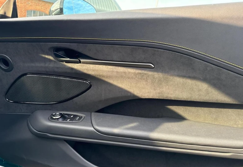 Aston Martin Vantage , 2024 - 18