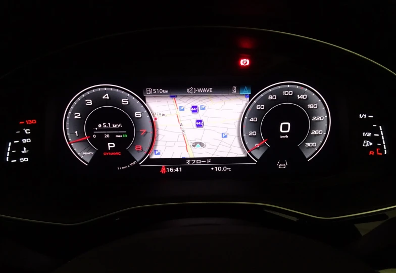 Audi Q8 55 TFSI Quattro S Line, 2024 - 13