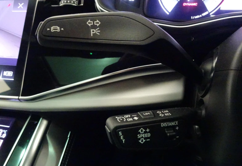 Audi Q8 55 TFSI Quattro S Line, 2024 - 15