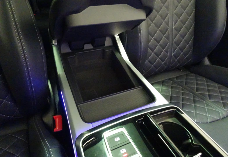 Audi Q8 55 TFSI Quattro S Line, 2024 - 20