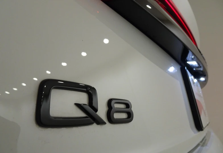 Audi Q8 55 TFSI Quattro S Line, 2024 - 33