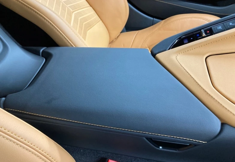 Chevrolet Corvette 2LT, 2023 - 25