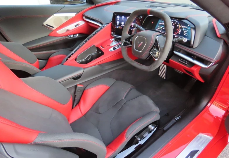 Chevrolet Corvette Красный