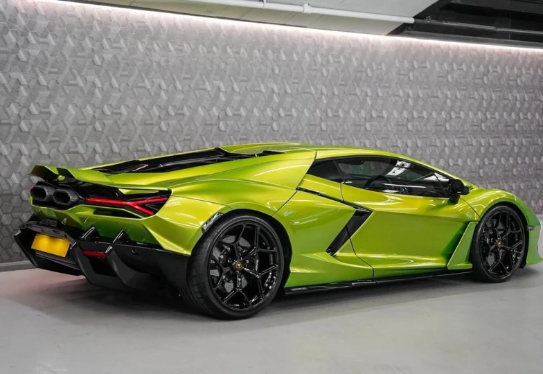 Lamborghini Revuelto , 2024 - 13