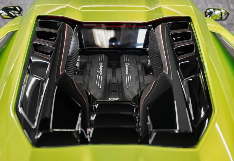 Lamborghini Revuelto , 2024 - 15