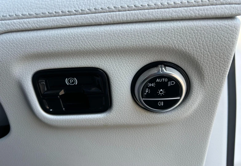 Mercedes EQE 350 4Matic Launch Edition, 2023 - 29