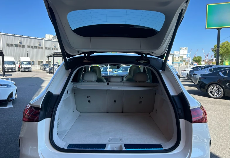 Mercedes EQE 350 4Matic Launch Edition, 2023 - 31