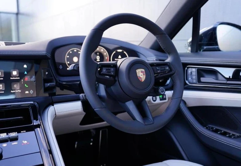 Porsche Panamera 4 E-Hybrid, 2024 - 12