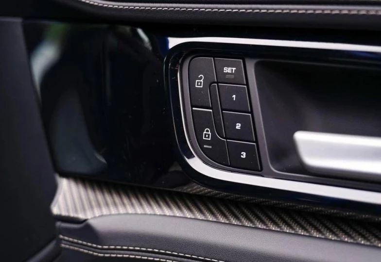 Porsche Panamera V8 Turbo E-Hybrid, 2024 - 27