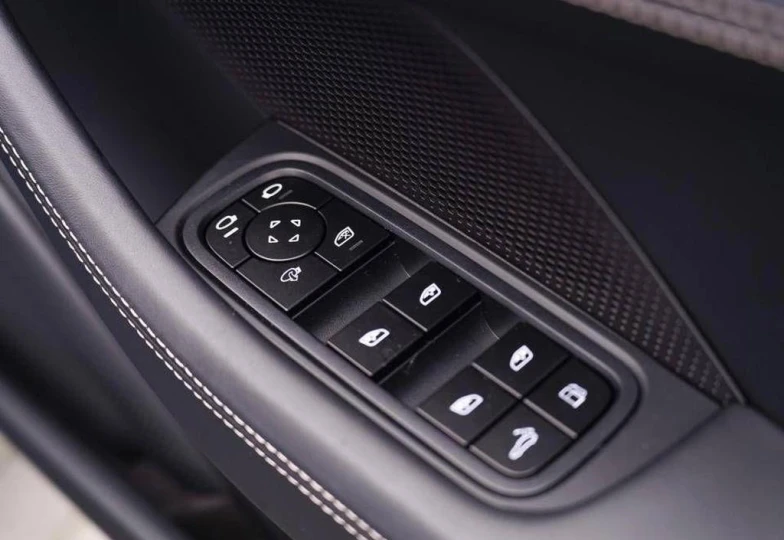 Porsche Panamera V8 Turbo E-Hybrid, 2024 - 28