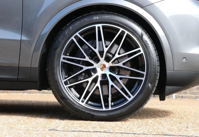 Porsche Cayenne E-Hybrid, 2024 - 40