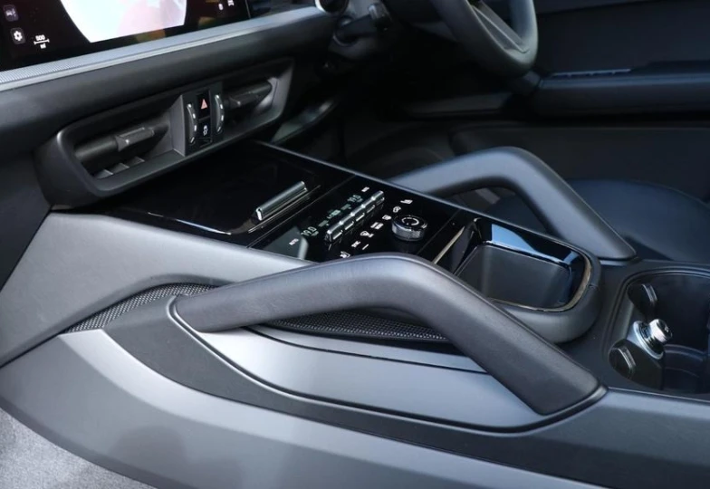 Porsche Cayenne E-Hybrid, 2024 - 15