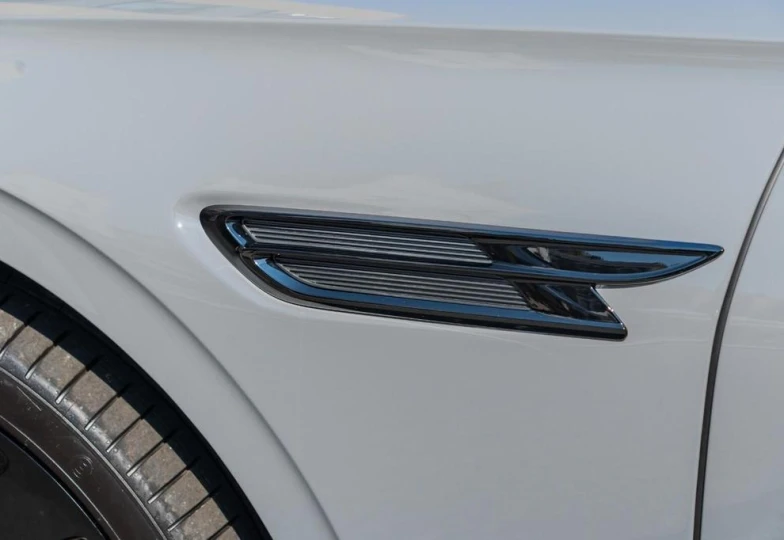 Bentley Flying Spur Azure, 2023 - 37