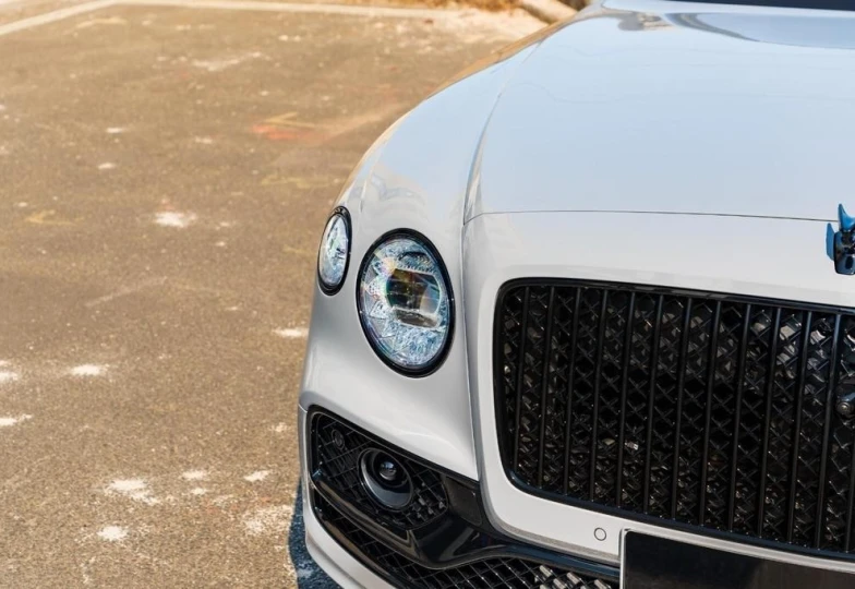 Bentley Flying Spur Azure, 2023 - 32