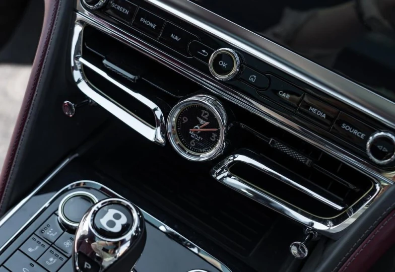 Bentley Flying Spur Azure, 2023 - 14