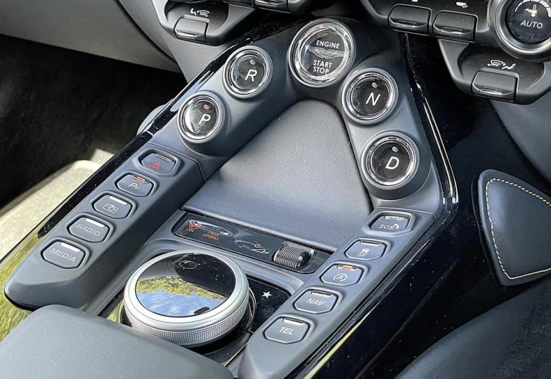 Aston Martin Vantage , 2024 - 20